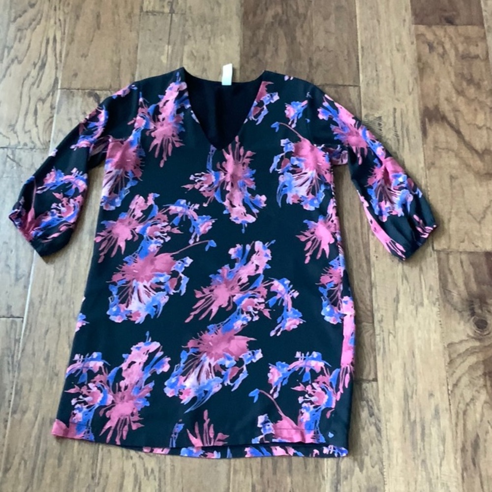 Flower dress with V neck size small